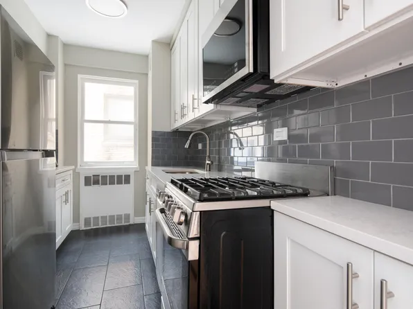 305 East 72nd Street image 7 of 9