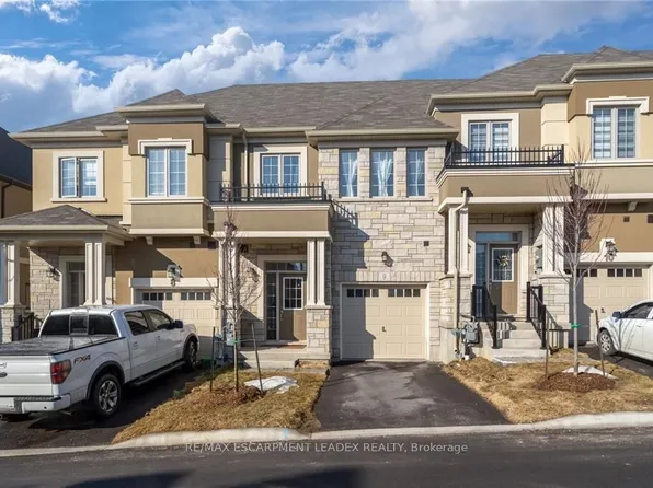 515 Garner Rd W #9, Hamilton, ON L9G 3K9