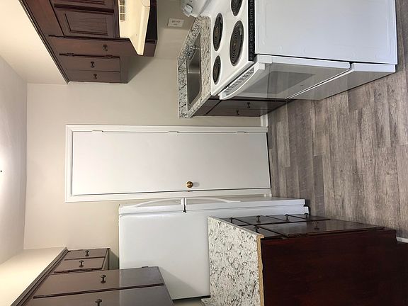 4th image of 802 Westside Blvd NW #3