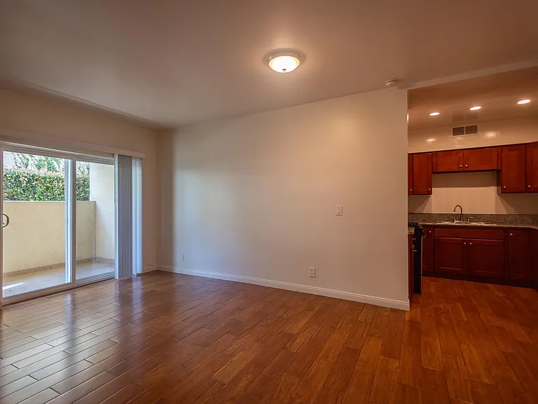 Blaine Garden Apartment Homes — Photo 15