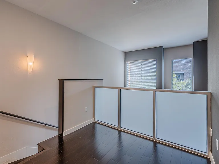 6927 Sumner St — Photo 33