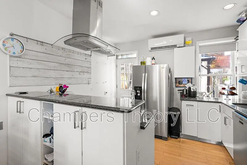 1 bed, 1.0 bath, 740 sqft, $2,800 — Photo 2