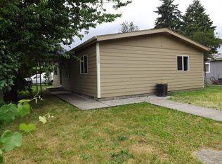 128 SE Ivy St, Mill City, OR 97360
