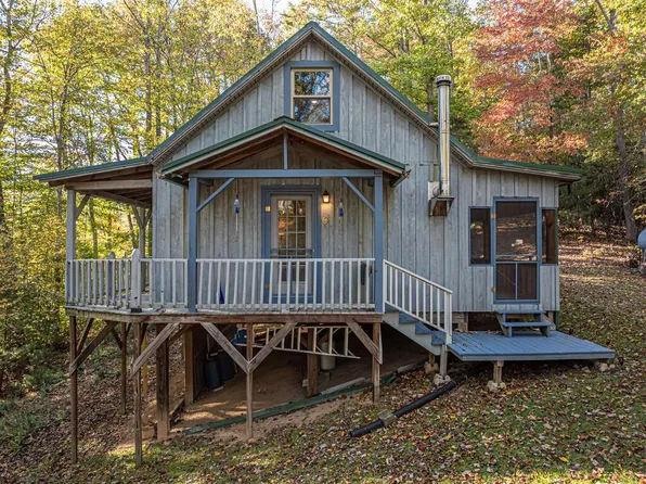 299 White Oak Ln, Mountain City, TN 37683