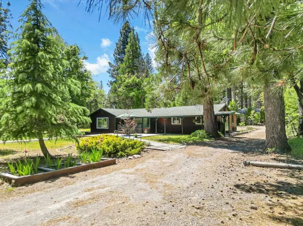 1531 Highland Dr, Mount Shasta, CA 96067