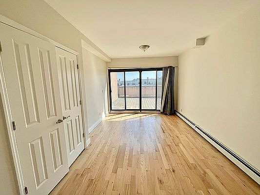 3rd image of 2050 29th St APT 1