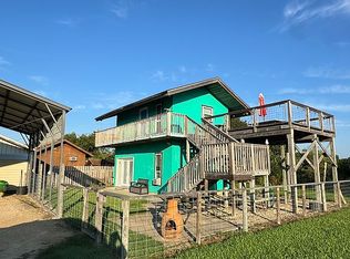 189 Easy St, Port O Connor, TX 77982