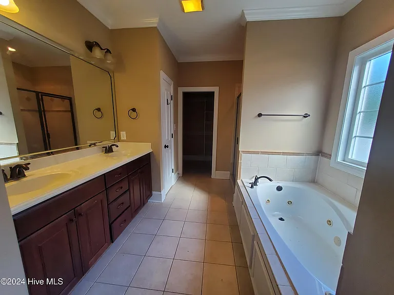 3008 Taberna Dr — Photo 13