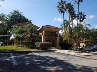 Palm Lake Condo, West Palm Beach, FL 33417