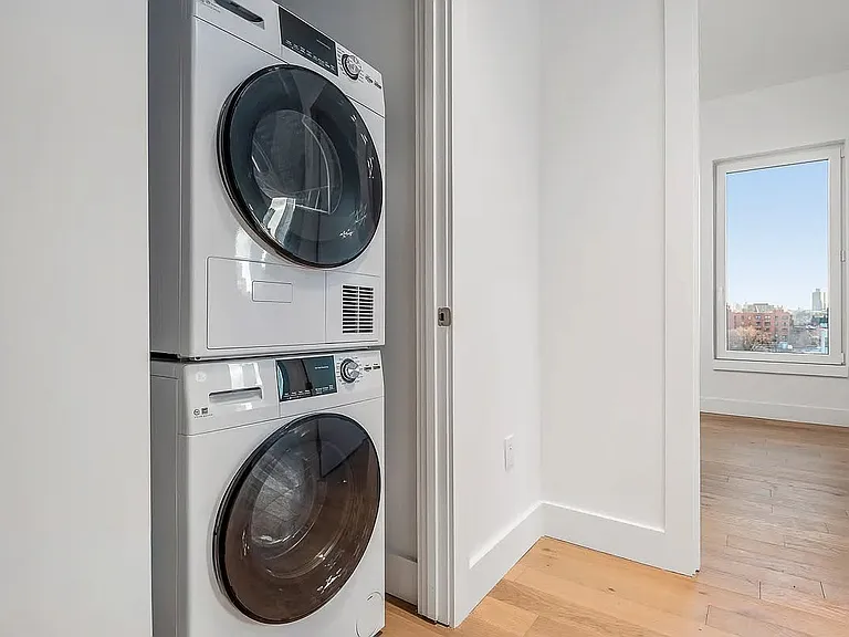 58 Vanderbilt Ave #8K — Photo 12