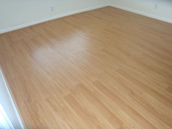 3rd image of 302 Freedom Ct