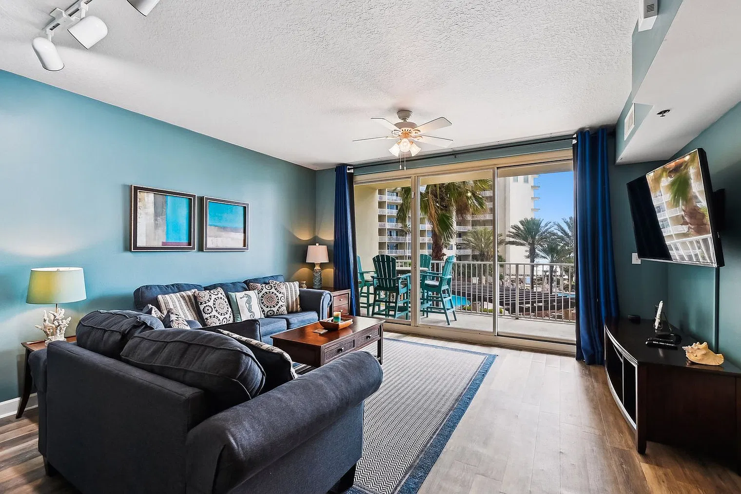 1 bed, 2.0 bath, 914 sqft, $3,229 — Photo 3