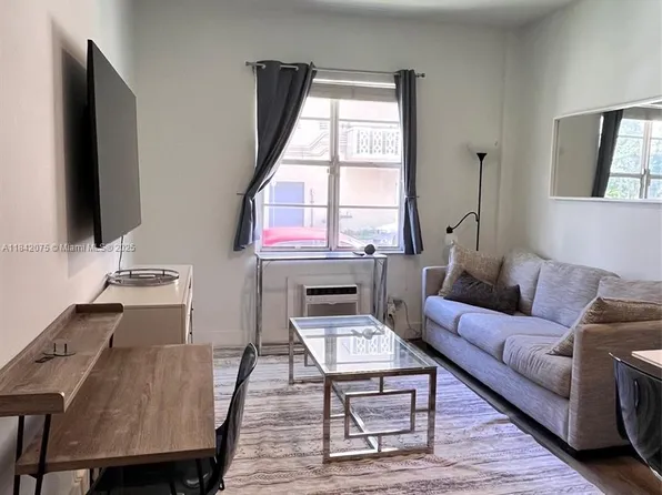3030 Collins Ave APT 1F, Miami Beach, FL 33140