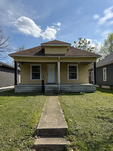 1121 W 35th St Photo 1