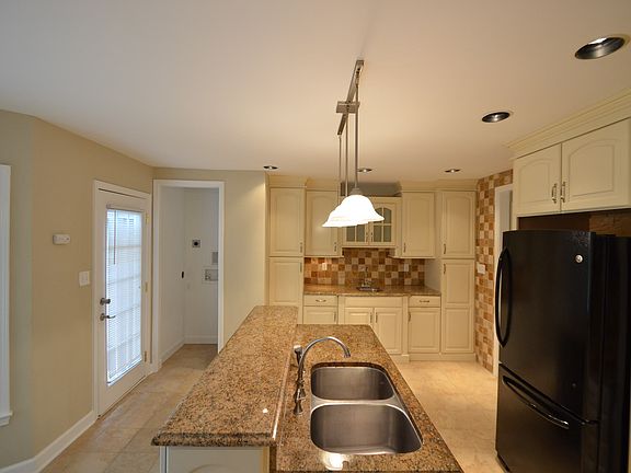 5th image of 4520 Pinebrook Ct