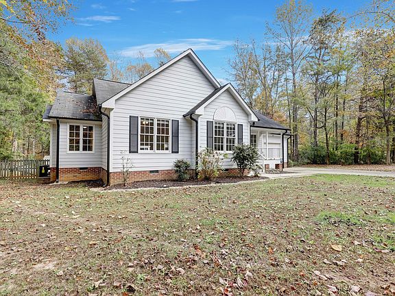 2nd image of 801 Possum Walk Ln