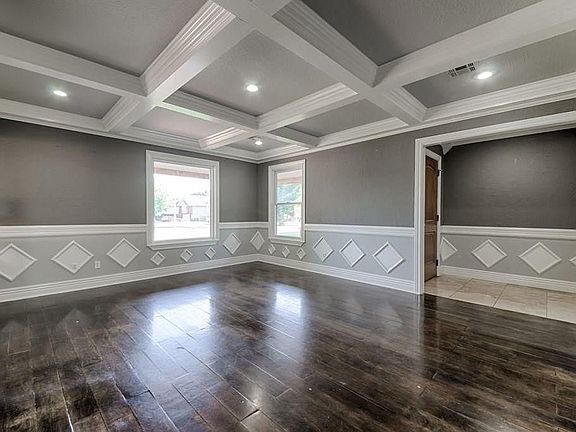 3rd image of 1407 W Centennial Dr