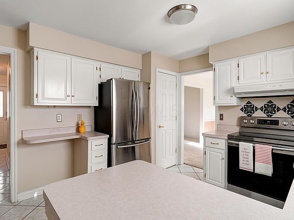5th image of 1223 Pepperell Dr