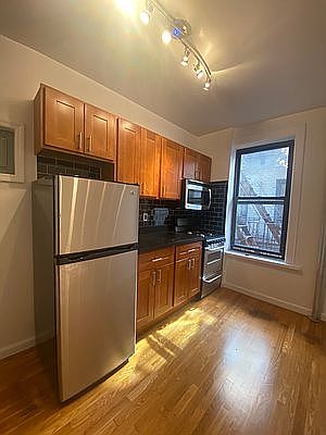 1st image of 304 W 14th St APT 4A