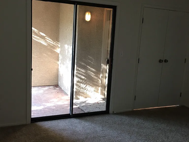 3625 N Forgeus Ave — Photo 15