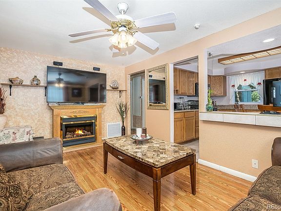 3rd image of 1166 S Knox Ct