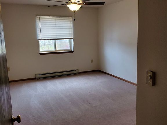5th image of N113W16861 Driftwood Ct Unit 7