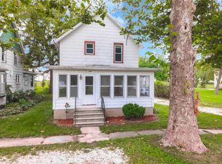 60 Center St, Saunemin, IL