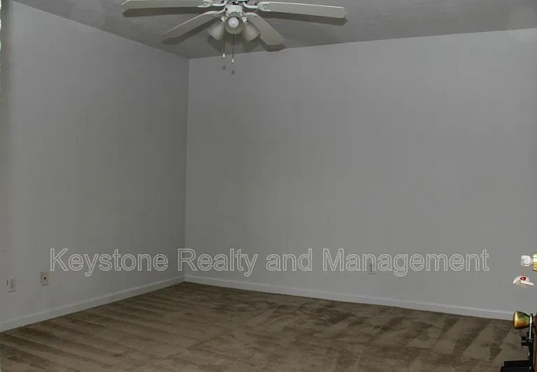 1375 Thompsonville Ln #44 — Photo 4