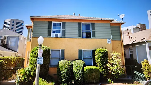 1281 1/2 Devon Ave Photo 1