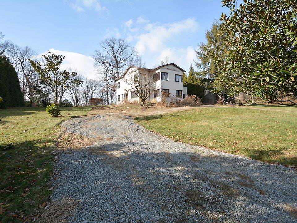 105 Circle Drive 