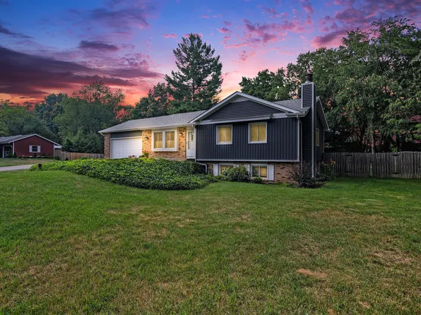 1261 Timber Oaks Ct, Plainwell, MI 49080
