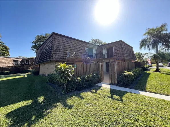 2812 28th Ln #2812, Lake Worth, FL 33463