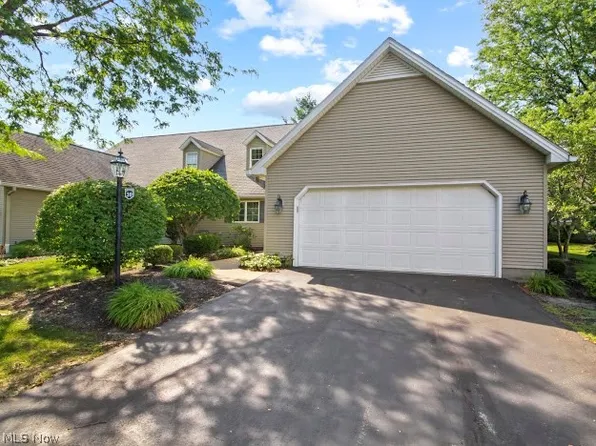 30 Greystone #14B, Youngstown, OH 44514