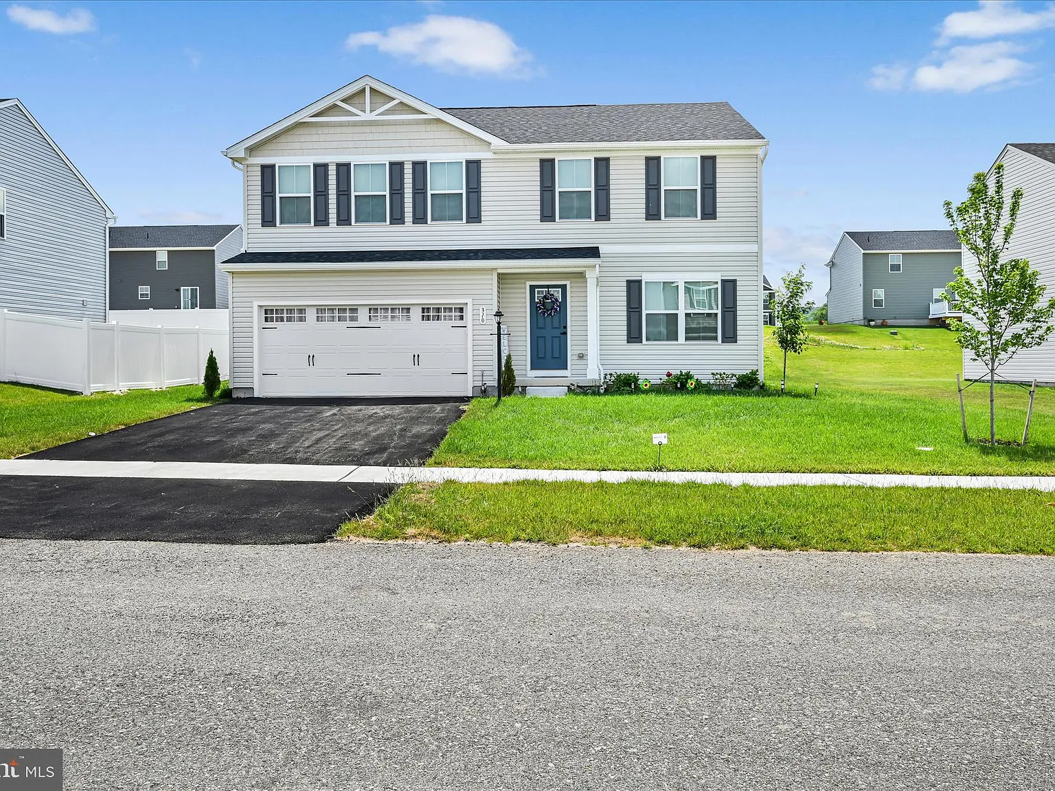 4 bed, 2.5 bath, 1900 sqft, $2,750 — Photo 3