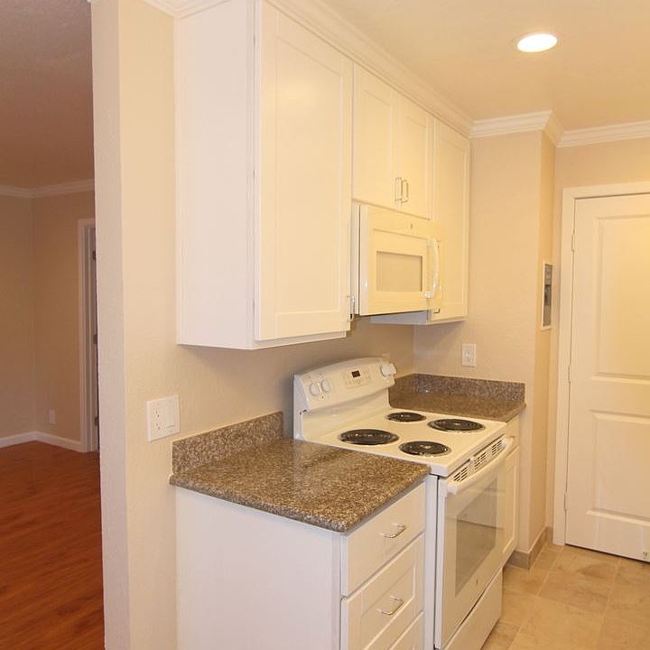 1st image of 760 Northrup St APT 18