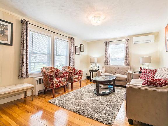 2nd image of 368 Lake St