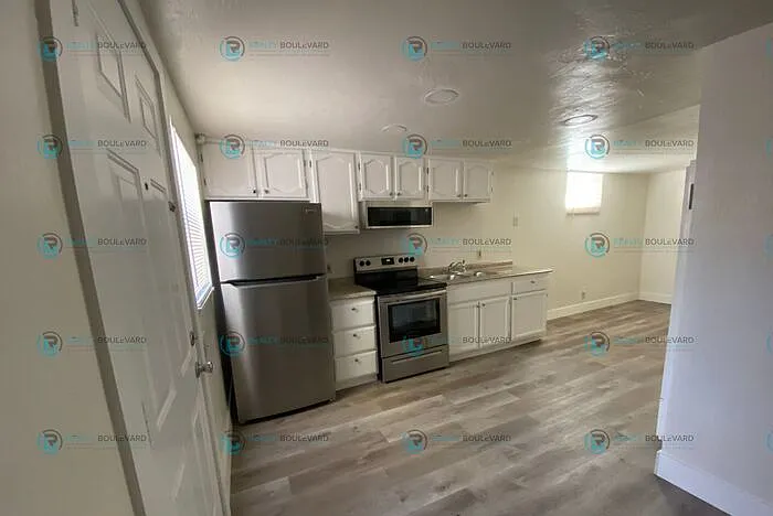 1 bed, 1.0 bath, 576 sqft, $1,250 — Photo 3