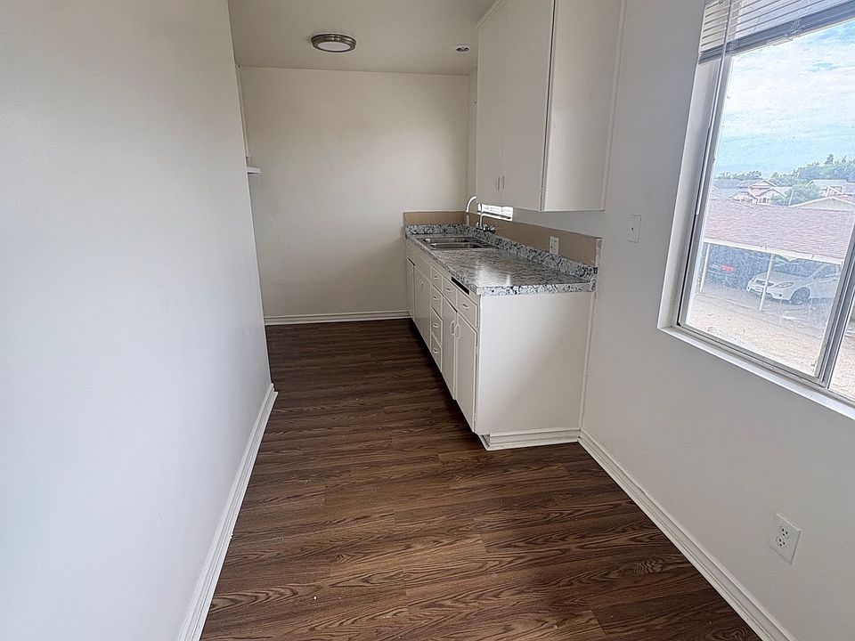 2nd image of 2031 McCray St #2