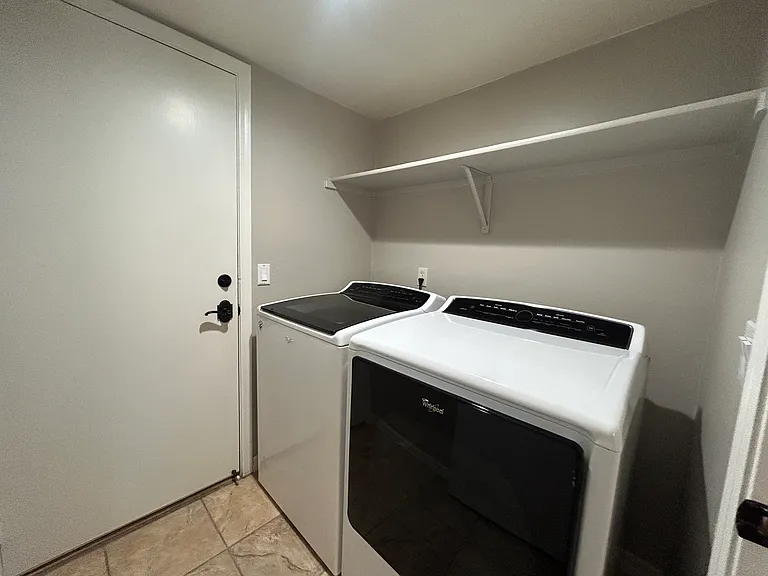 4132 E Anderson Dr — Photo 15