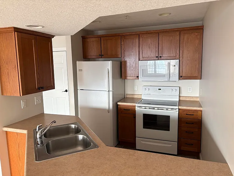 3707 S Broadway St — Photo 38