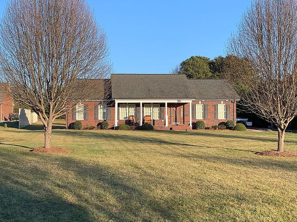 1st image of 123 Della Dr