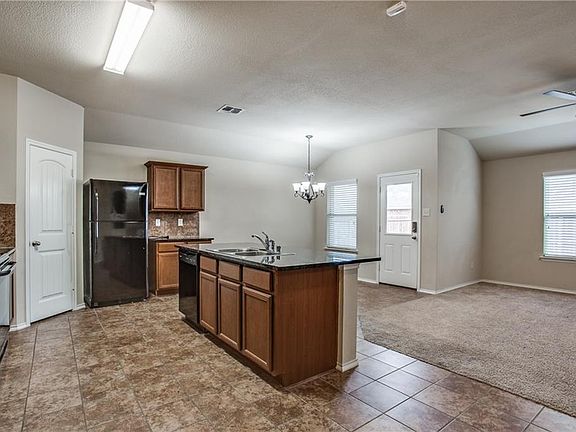 4th image of 2535 Stonegate Dr