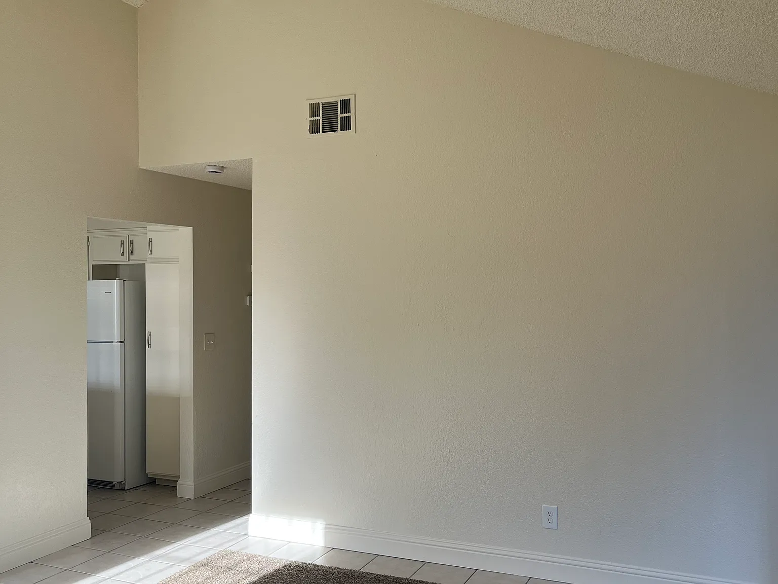 2 bed, 919 sqft, $1,500 — Photo 3