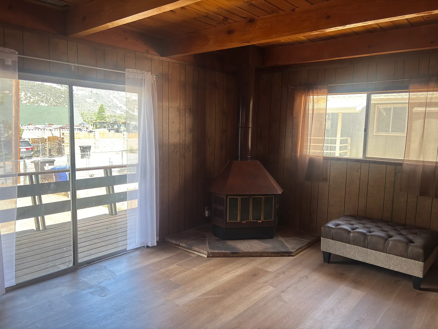 1 bed, 952 sqft, $1,550 — Photo 3