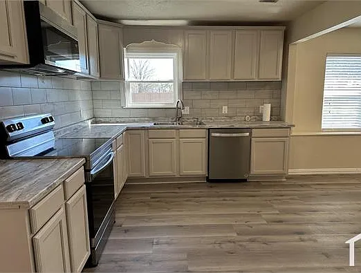 4706 Sachse Rd — Photo 11
