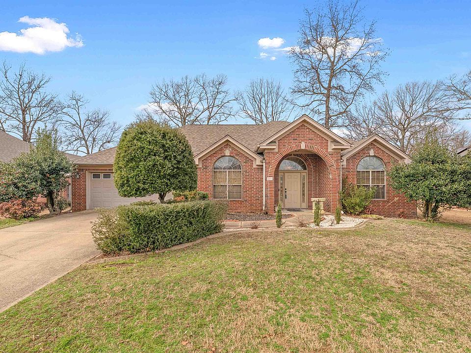 1st image of 796 Lake Tree Ln