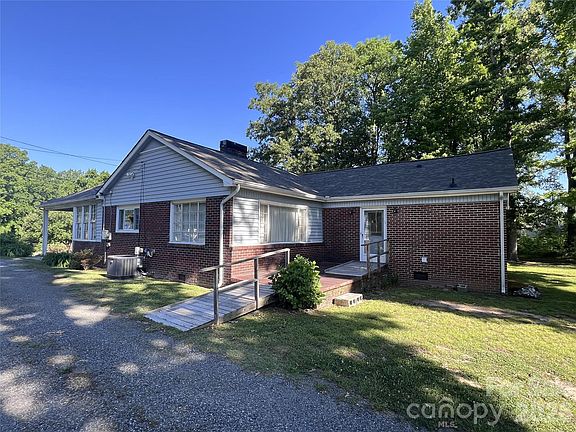 3rd image of 209 S Roxford Rd