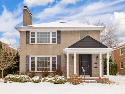 835 Harcourt Rd, Grosse Pointe Park, MI, 48230