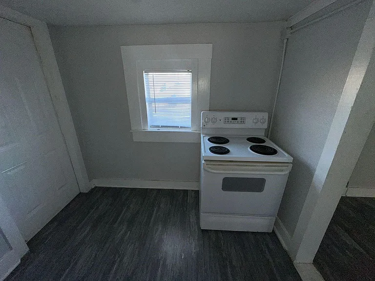 412 N 8th St #1 — Photo 7