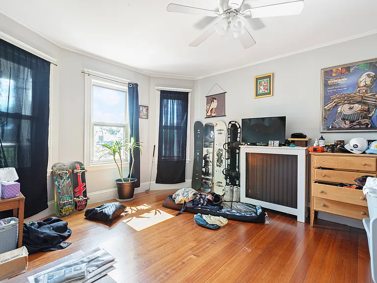 8 Hallet St #3 — Photo 18